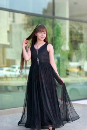 Kız Çocuk Siyah Askılı Omuz Detaylı Pırıltılı Tüllü Uzun Abiye Elbise 10-15 Yaş Kız Çocuk Siyah Askılı Omuz Detaylı Pırıltılı Tüllü Uzun Abiye Elbise 10-15 Yaş